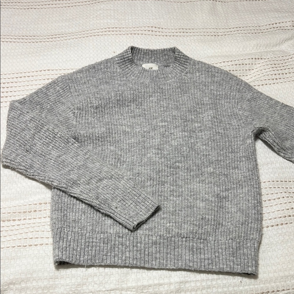 H&M Heather Gray Knit Pullover